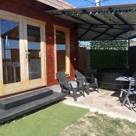 Charmant Chalet Pour 2 Personnes Spa Prive Massillargues-Attuech Exterior foto