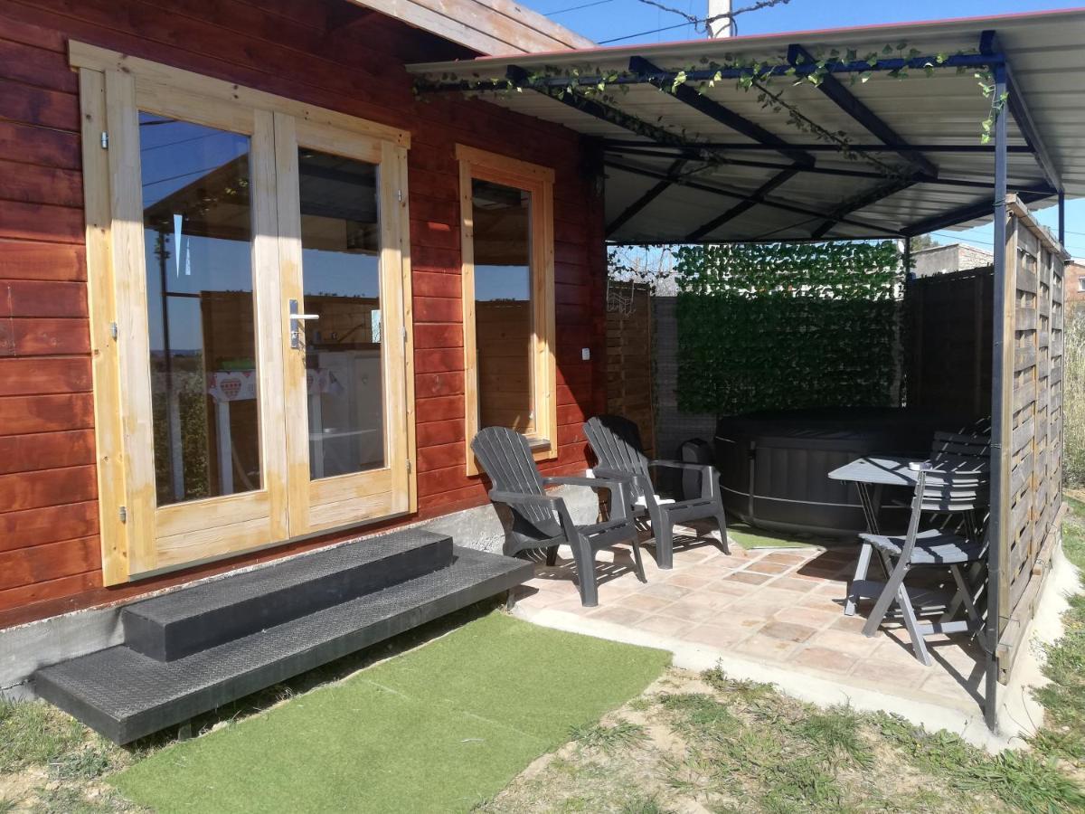 Charmant Chalet Pour 2 Personnes Spa Prive Massillargues-Attuech Exterior foto